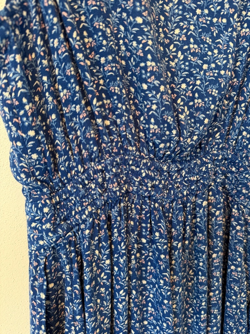 Abercrombie and Fitch Blue Micro Floral Jumpsuit Vneck Tie Front Keyhole Back - Picture 10 of 10